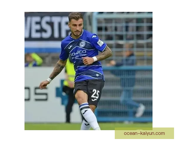 拉菲尼亚阿维拉青训出道，状态回暖备受关注